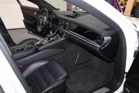 2017 Porsche Panamera
