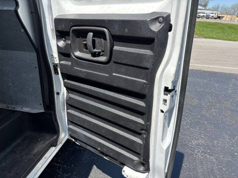 2015 Chevrolet Express Cargo Work Van - Photo 25