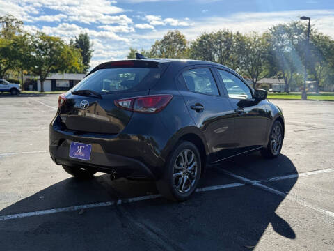 2020 Toyota Yaris Hatchback LE