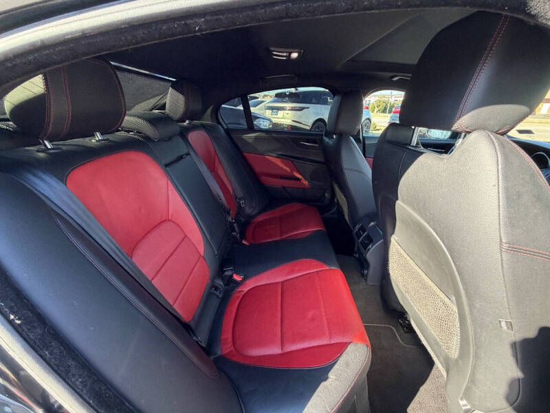 2017 Jaguar XE 35t R-Sport