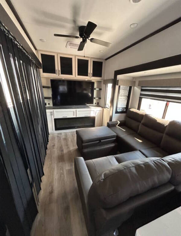 2025 Forest River Sabre 33RLP