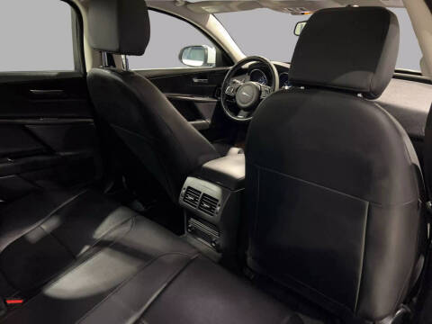 2017 Jaguar XE 25t