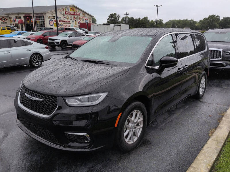 2025 Chrysler Pacifica Select