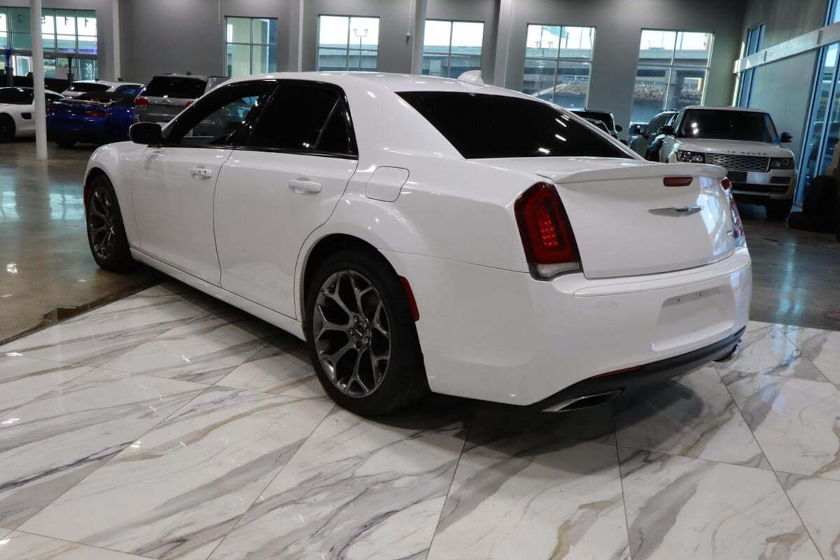 2017 Chrysler 300 for sale at IMD MOTORS, INC in Dallas, TX