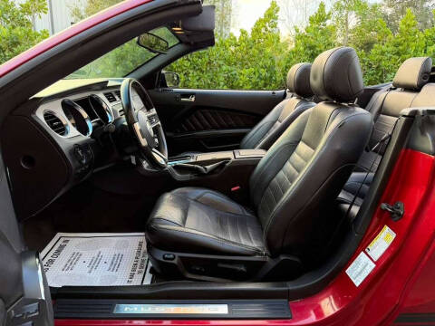 2012 Ford Mustang V6 Premium