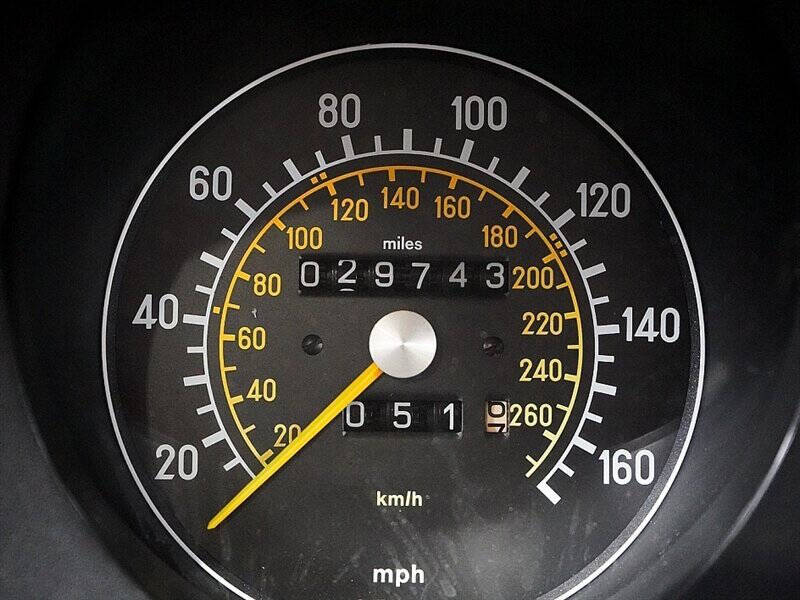 1989 Mercedes-Benz 560-Class 41