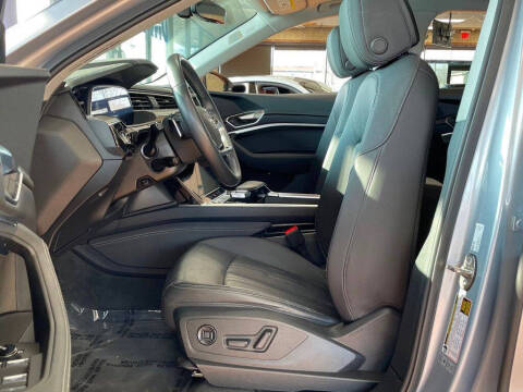 2022 Audi e-tron quattro Premium Plus