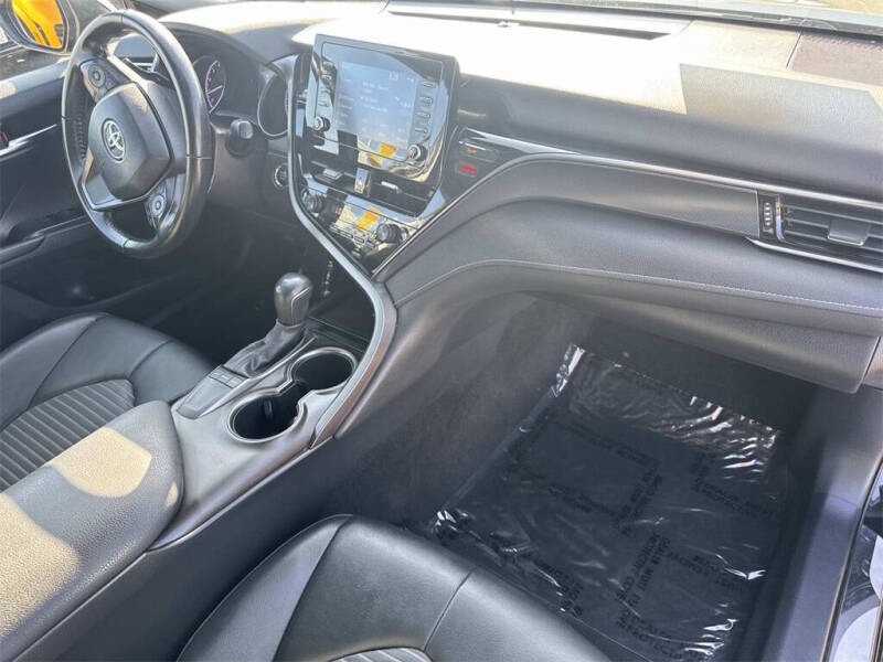 2022 Toyota Camry SE