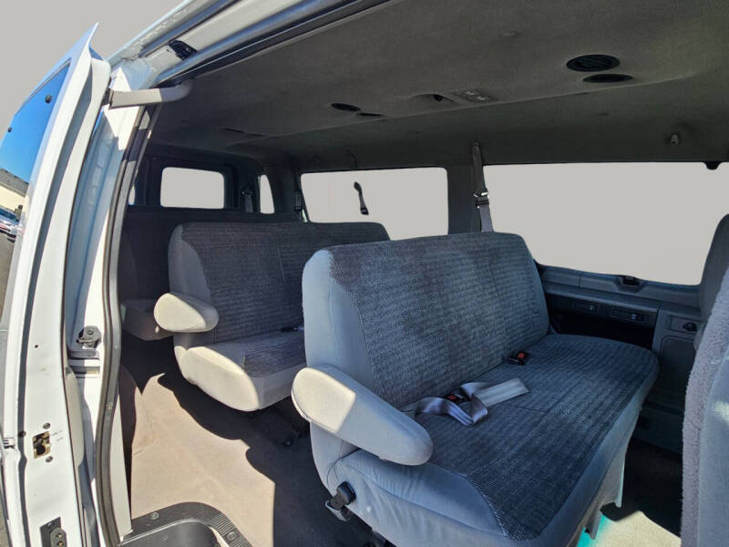 2001 Ford E-Series E-350 SD XLT