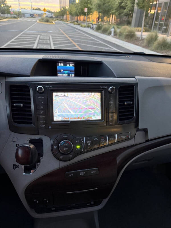 2012 Toyota Sienna XLE 8-Passenger