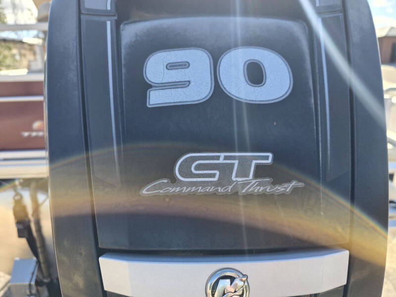 2018 Sun Tracker FISHING BARGE 20 DLX