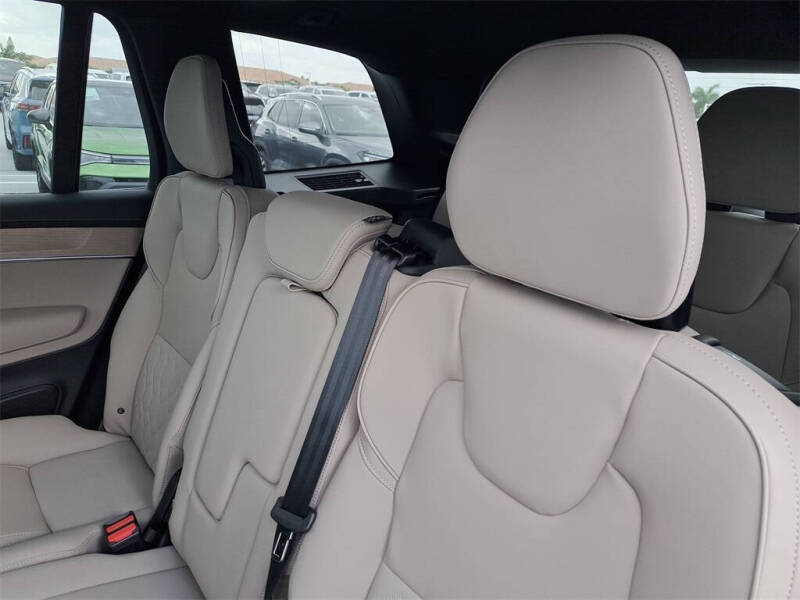 2026 Volvo XC90 B5 Core