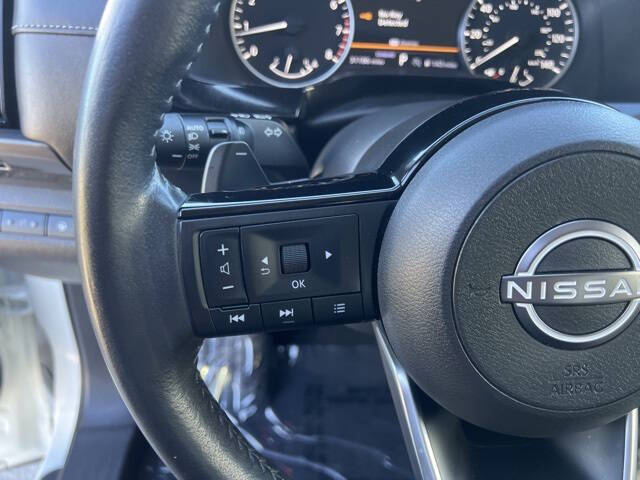 2022 Nissan Pathfinder SL