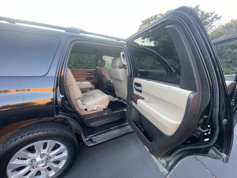 2011 Toyota Sequoia Platinum