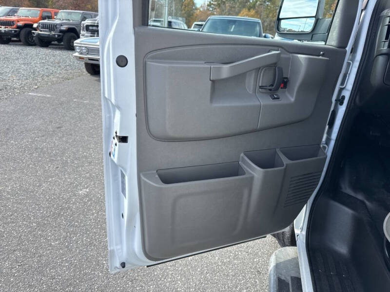 2023 Chevrolet Express 2500