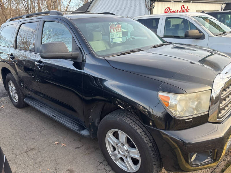 2011 Toyota Sequoia SR5's photo