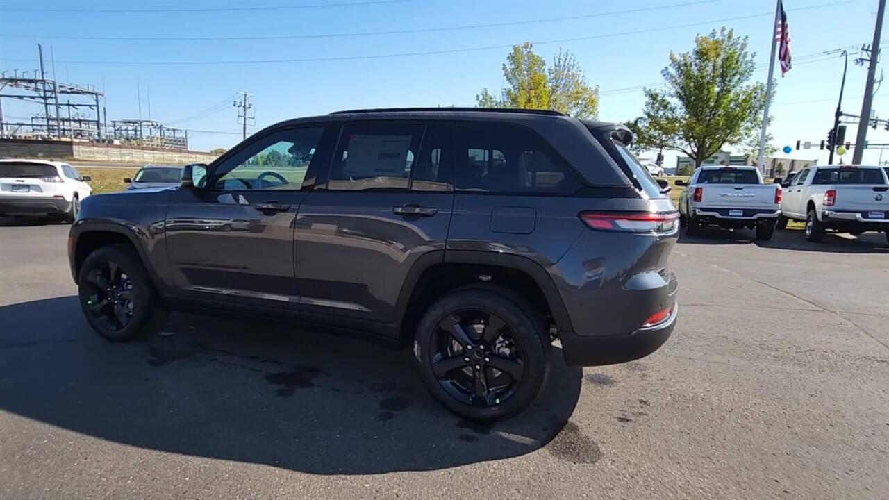 2025 Jeep Grand Cherokee for sale at Victoria Auto Sales in Victoria, MN