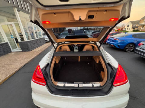 2016 Porsche Panamera Edition