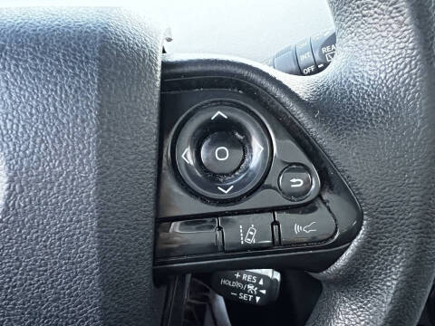 2022 Toyota Prius LE