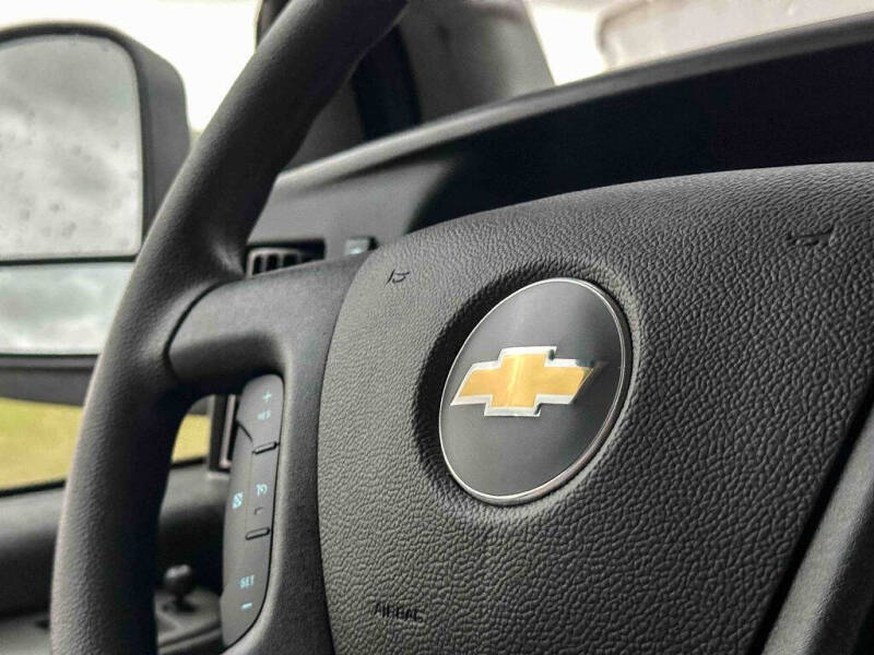 2025 Chevrolet Express 2500