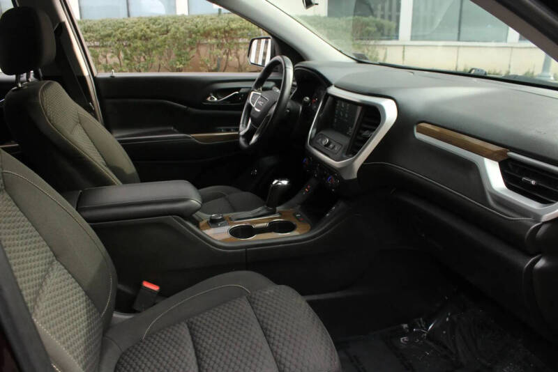 2017 GMC Acadia SLE-2