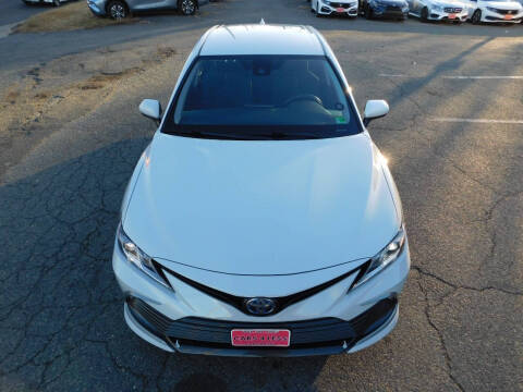 2022 Toyota Camry Hybrid LE