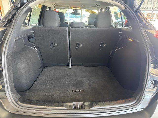 2020 Nissan Kicks S