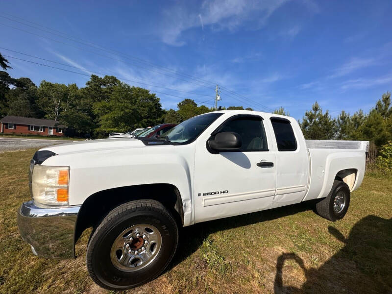 2009 Chevrolet Silverado 2500HD 1LT photo 3