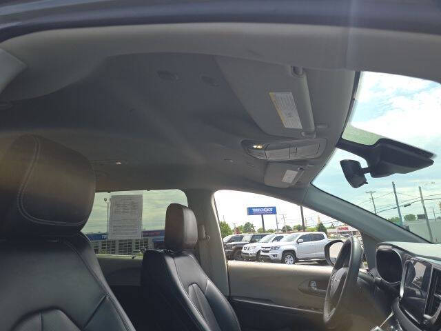 2023 Chrysler Pacifica Touring L