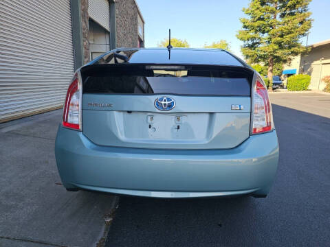 2014 Toyota Prius Five