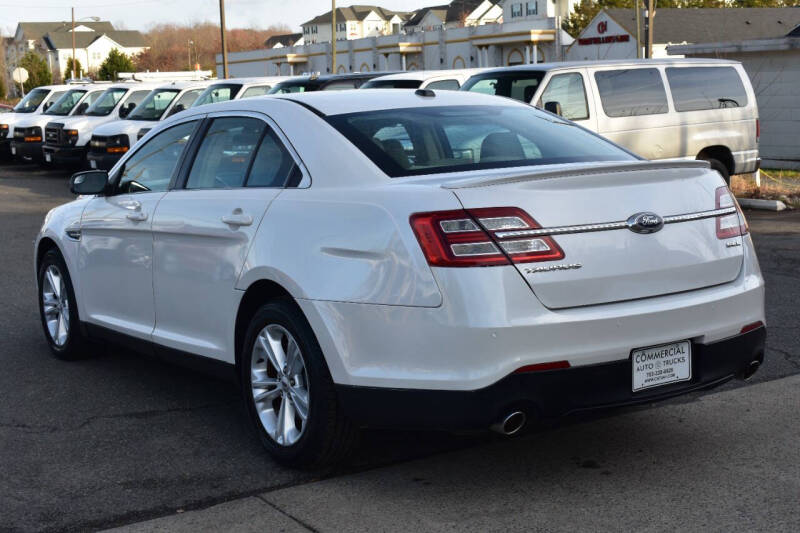 2014 Ford Taurus SEL photo 7