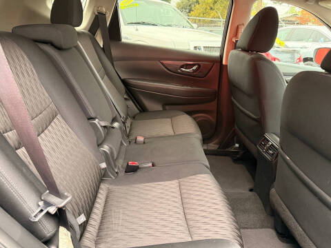 2017 Nissan Rogue SV