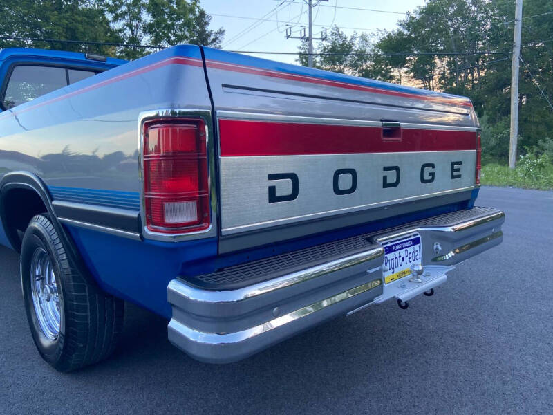 1992 Dodge RAM 150 LE