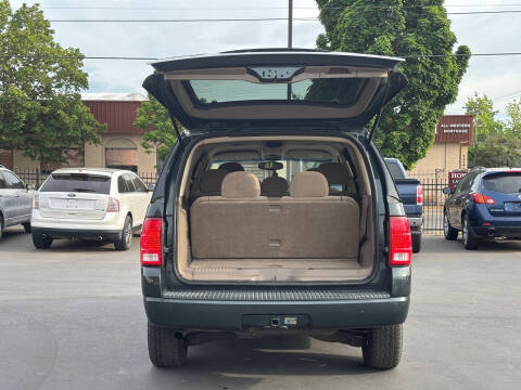 2004 Ford Explorer XLT