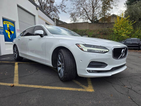 2018 Volvo S90 T5 Momentum