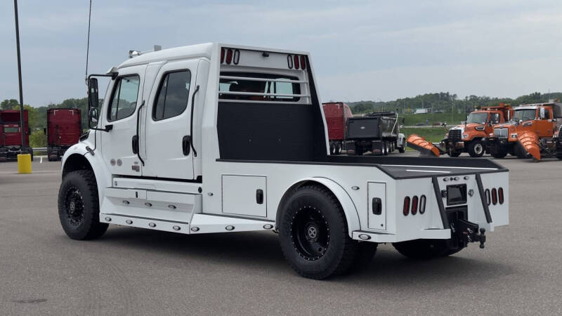 2025 Freightliner M2 106