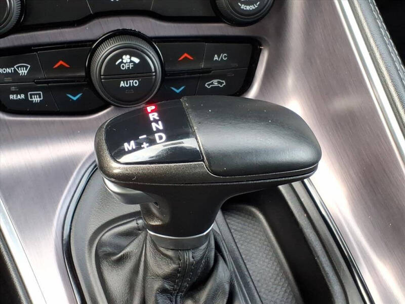 2015 Dodge Challenger SXT