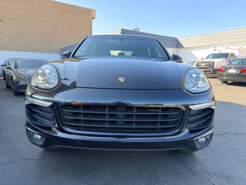 2017 Porsche Cayenne Platinum Edition