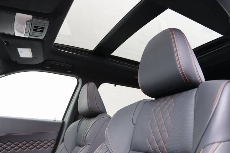 2025 Mitsubishi Outlander PHEV SEL