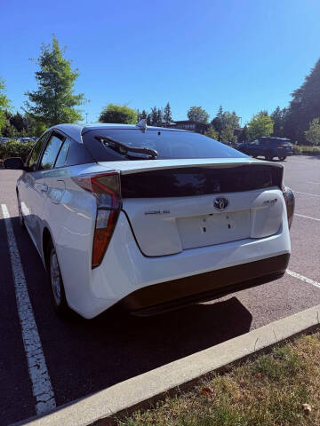 2017 Toyota Prius Two