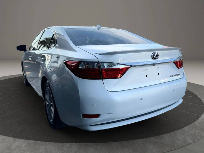 2013 Lexus ES 300h