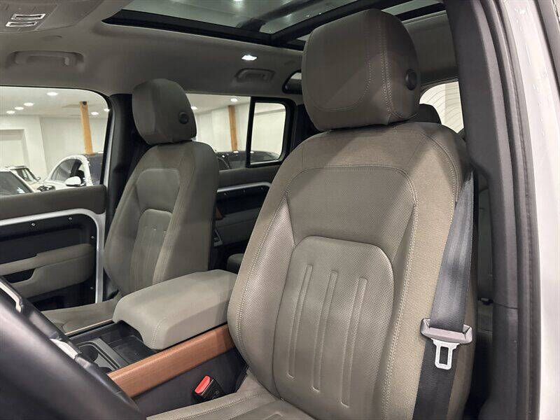 2021 Land Rover Defender 110 SE