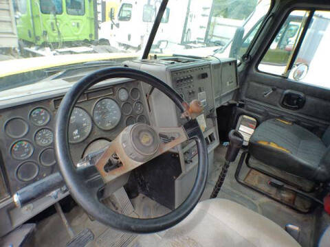 2000 Mack CH613
