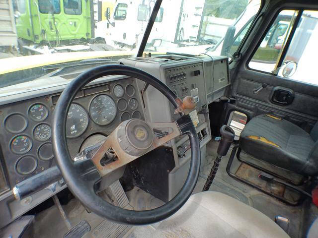 2000 Mack CH613