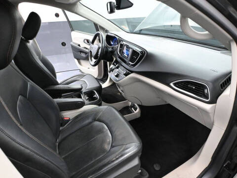 2020 Chrysler Pacifica Touring L