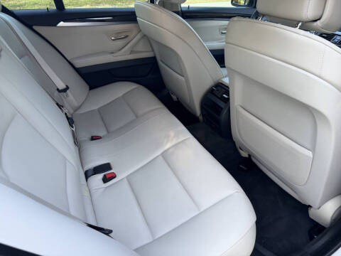 2012 BMW 5 Series 528i