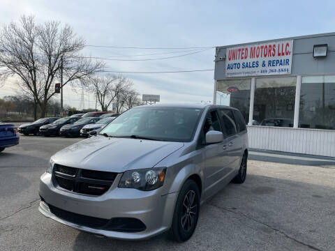2017 Dodge Grand Caravan for sale at United Motors LLC in Saint Francis WI