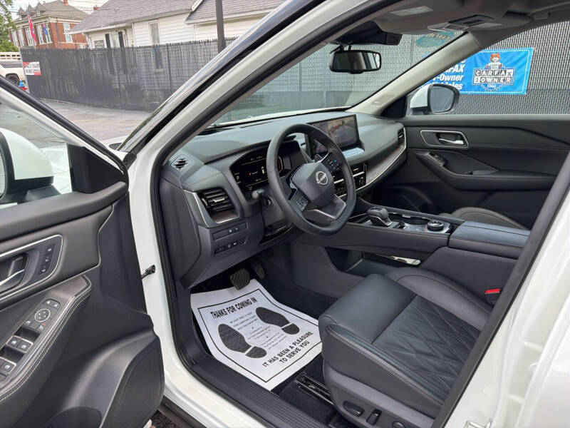 2025 Nissan Rogue Platinum