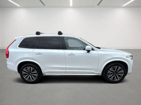 2020 Volvo XC90 T6 Momentum 6-Passenger