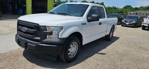 2017 Ford F-150 for sale at RODRIGUEZ MOTORS CO. in Houston TX